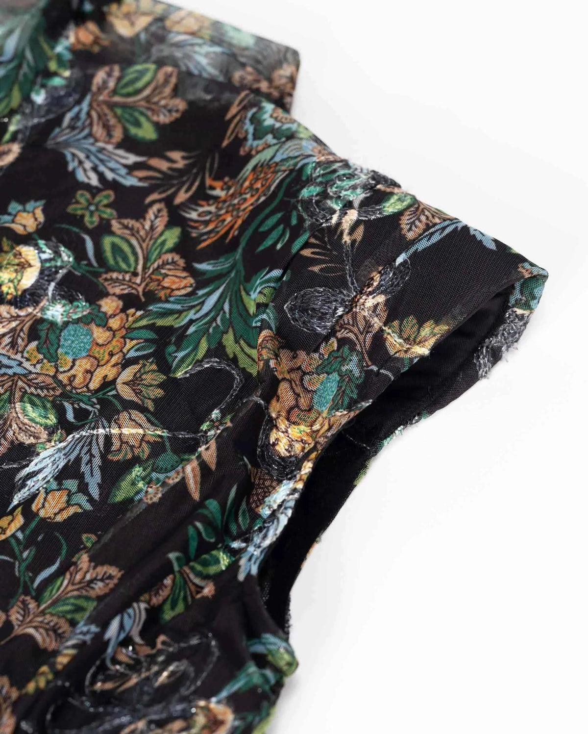 The shoulder extends slightly over the upper arm before meeting a clean opening.