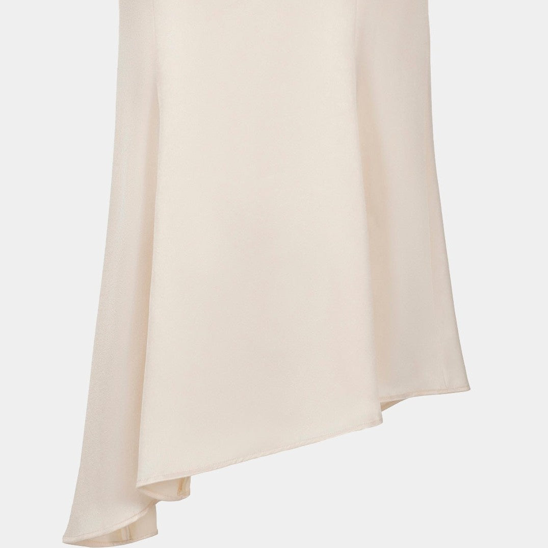 The back view reveals a clean upper section that opens into a wider lower shape.